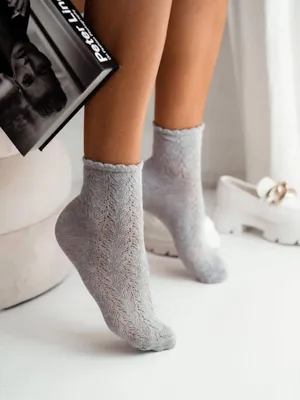 Imagen del producto de Calcetines finos Milena para mujer, con un 75% de algodón, en color gris, tallas 37-41