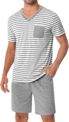 Produktbild von Herren-Pyjama, kurz, gestreiftes Design, bestehend aus einem Oberteil mit kurzen Ärmeln und einer kurzen Hose