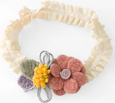 Image de Bandeau de cheveux girly en dentelle avec fleur en rouge vif