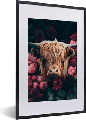 Produktbild von MuchoWow® Gerahmtes Poster Kuh - Schottischer Highlander - Blumen - Botanisch 40x60 cm - Poster mit Schwarzem Bilderrahmen Wandposter Rahmen Foto Bilder - Poster in Rahmen
