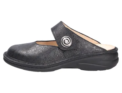 Produktbild von Finn Comfort Clogs Damen Schwarz Größe 39 Weite H Absatz 25 mm aus Leder, Synthetik (PU) und Kork mit Wechselfußbett, Klettverschluss, Fersendämpfung, Fußreflexzonenmassage-Fußbett und Schmuckstein, Naturform für kräftigen Fuß, Karreeform, als Hausschuh geeignet, teilweise handgefertigt