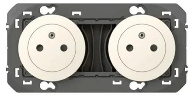 Image de Double prise de courant 2P+T Surface dooxie 16A précâblées finition blanc LEGRAND