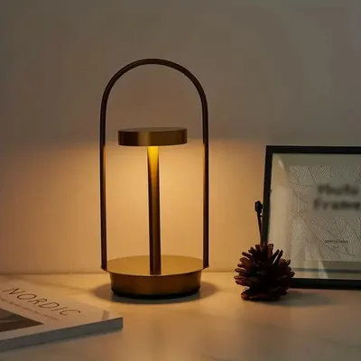 Produktbild von Kabellose dimmbare LED Touch Tischlampe Lampe, Nachtlicht aus Metall, 3-Farben Stufenlos Dimmbar, Nachttischlampen, USB wiederaufladbar Campinglampen
