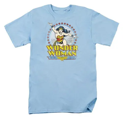 Immagine prodotto di Maglietta unisex "Wonder Woman - Stella dell'Isola Paradiso" per uomo/donna, modello TV37671 (taglia L), colore azzurro chiaro, Immagine generata dall'IA