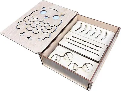Produktbild von Montessori Holz Schablonen Set – 18 Grafomotorik Tafeln – Lernspielzeug aus Holz – Schreibübungen & Motoriktraining für Kinder – Pädagogisches Lernmat