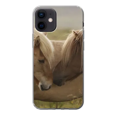 Produktbild von MuchoWow® Handyhülle Schutzhülle Hülle für iPhone 12 Pferde - Gras - Braun Silikon Softcase Handy Hülle - Schutzhülle