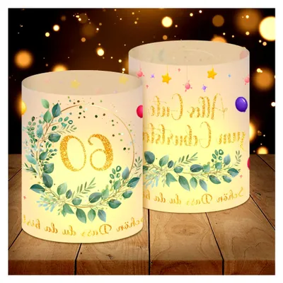 Produktbild von 12 Windlichter Tischdekoration 60. Geburtstag, 60 Jahre Happy Birthday Tischdeko, Geschenke zum 60. Geburtstag für Mädchen und Jungen, geeignet für Teelichter oder Kerzen mit 'Schön, dass du da bist' und Eukalyptus