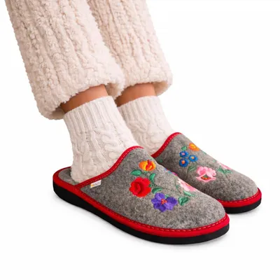 Produktbild von BOSACO Damenhausschuhe aus Wollfilz, braun, mit Blumenstickerei – warme Filzpantoffeln mit rutschfester Sohle 37