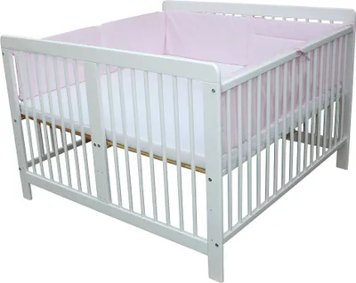 Produktbild von Zwillingsbett Zwillingskinderbett Kinderbett für Zwillinge massiv weiss mit 2 Matratzen 120x120cm + Nestchen rosa