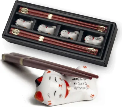 Produktbild von 8 teiliges Essstäbchen Set | Lucky Cat Maneki Neko | Stäbchen Geschenk Set | 4 Paar Stäbchen + 4 Keramik-Ablagen