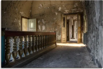 Produktbild von ARTland Leinwandbild Lost Place - Gang mit Sonnenschein Größe: 90x60 cm