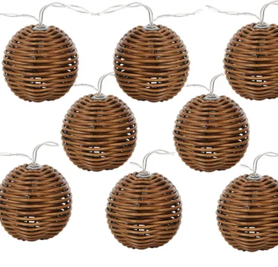 Lichterkette mit 10 Rattan-Kugeln, 2 m, warmweiß, batteriebetrieben