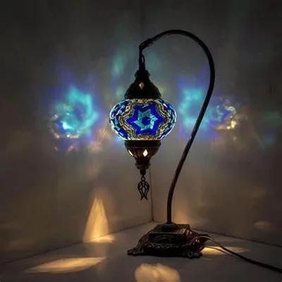 Zdjęcie produktu dla Ręcznie wykonana turecka lampa Orientalny model łukowy 45 z niebieską mozaikową kulą