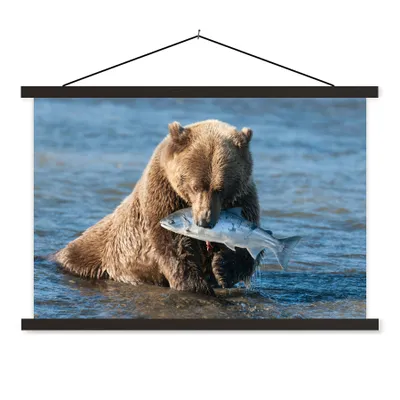 Produktbild von MuchoWow® Textilposter Bär - Braun - Fisch 150x100 cm mit schwarzem Rahmen - Schlafzimmer
