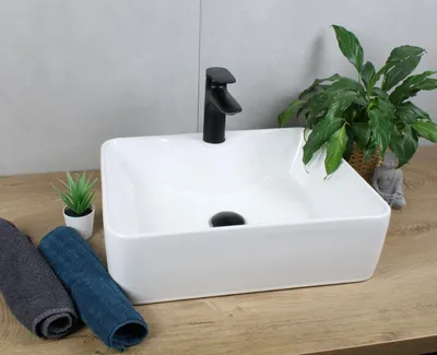 Produktbild von Keramik Waschbecken rechteckig abgerundet 480x380x140 weiß ohne Überlauf Aufsatzwaschbecken mit Pop-Up Ablauf schwarz-matt