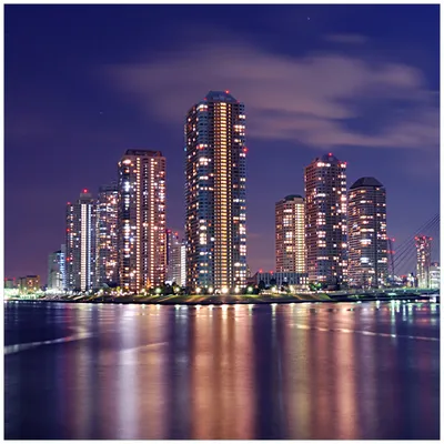Produktbild von Wallario Möbeldesign -  Glasplatte, Schutzplatte mit Motiv - geeignet für Ikea Lack Tisch, Größe: 55 x 55 cm, Motiv: Tokyo- Skyline bei Nacht