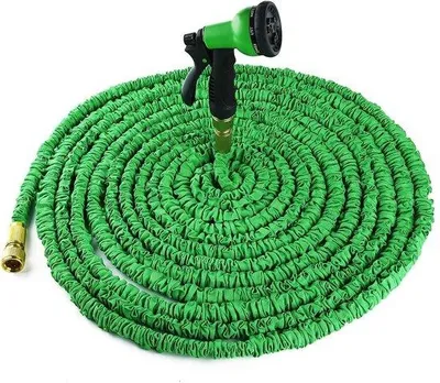 Produktbild von Famanu Gartenschlauch erweiterbar 15m grün - Mit Messinganschlüssen und Spritzpistole