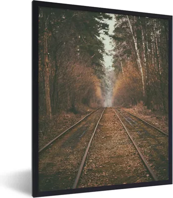 Produktbild von MuchoWow® Gerahmtes Poster Bahnstrecke - Weg - Wald - Baum 60x80 cm - Poster mit Schwarzem Bilderrahmen Wandposter Rahmen Foto Bilder - Premium - Wanddeko Wohnzimmer