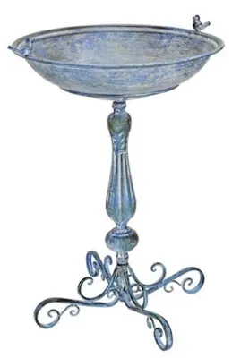Produktbild von Casa Padrino Jugendstil Vogeltränke mit 2 dekorativen Vögelchen Antik Blau 56 x 49 x H. 74 cm - Rundes Metall Vogelbad - Garten Accessoires - Barock & Jugendstil Garten Deko