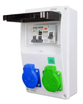 Produktbild von RoadEU E-Bike Ladestation Wandverteiler | 1x E-Bike-Steckdose grün & 1x Schuko-Steckdose 230V | Stromverteiler IP44 mit FI-Schutz