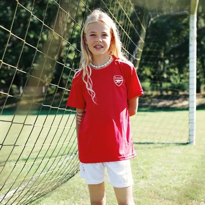 Immagine prodotto di Completo maglia ufficiale home dell'Arsenal FC per bambini - 2023/2024 - 128 / 8 anni - Maglia Gunners - Maglia e pantaloncini da calcio