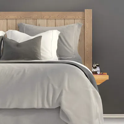 Productafbeelding van Famanu nachtkastje van bambus - ruimtebesparend - met kabeldoorvoeren - 33x24 cm - naturel