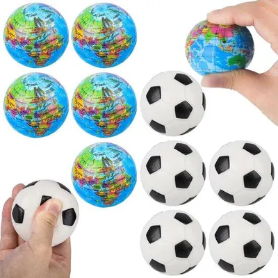 Immagine prodotto di Palline da calcio da 6 cm - Set da 12, mini palline antistress a forma di pallone da calcio per bambini e adulti - Tema: calcio mondiale