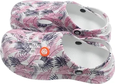 Clogs mit bunten Blumenmuster