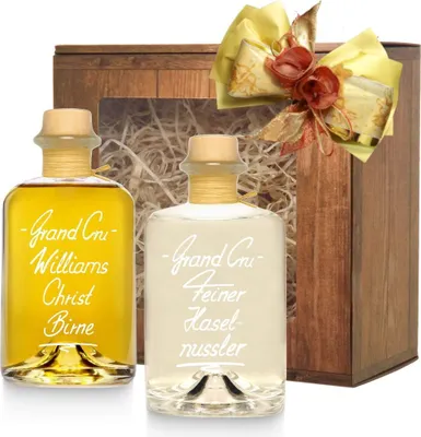 Produktbild von Geschenkbox Grand Cru 2 edle Obstbrände Williams Birne & Feine Haselnuss 2x 350 ml 40% Vol