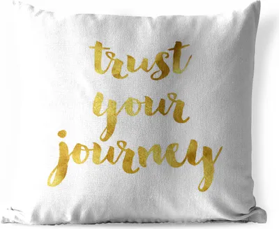 Produktbild von MuchoWow® Outdoor Kissen - Zitate - 'Vertraue deinem Weg' - Sprichwörter - Gold - 40x40 cm - Wetterfest - Lounge Kissen - Kopfkissen - Interieur - Polster mit Bild