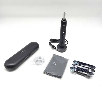 Produktbild von Oral B iO Series 7 Plus Edition Elektrische ZahnbürsteElectric Toothbrush PLUS 3 (151,99)