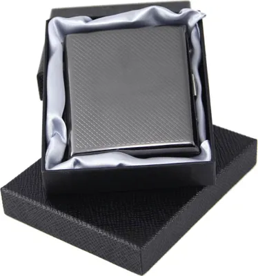 Produktbild von ATTUY® "Luxus München" Premium Zigarettenetui in der Geschenkbox für 18 Zigaretten, Farbe Silber, Metall, hochwertiges Etui mit Metallspange / Klammerhalterung und Bravour-Gravur