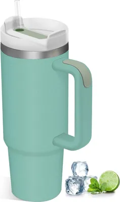 Produktbild von Famanu Trinkbecher mit Deckel und Strohhalm 880 ml - Doppelwandiger Thermobecher mit Handgriff