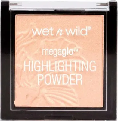Image de Wet n Wild Megaglo Highlighter Precious Petals 5.4g - Poudre brillante pour un éclat naturel et des accents lumineux