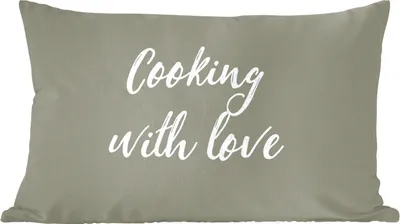 Produktbild von MuchoWow® Zierkissen Sofakissen Wohnzimmer Dekokissen 60x40 cm Zitate - Kochen mit Liebe - Sprichwörter - Liebe - Kochen - Kopfkissen - Polster mit Foto