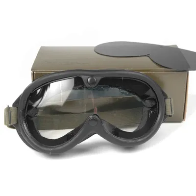 Produktbild von Schutzbrille M44 Militär-Stil schwarz mit Sonnenbrillenfunktion, großem Sichtfeld und Ersatzglas