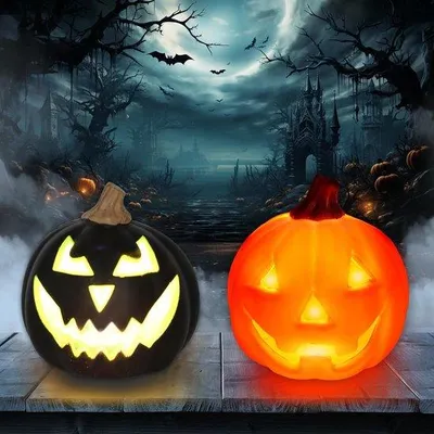 Obrázok produktu pre Unyqoos® LED - sady na Halloween: 2 dekoratívne plastové tekvice s LED osvetlením, vrátane 2 kusov 3D nálepiek na Halloween, napájanie na batérie (2x AA, nie sú súčasťou balenia)