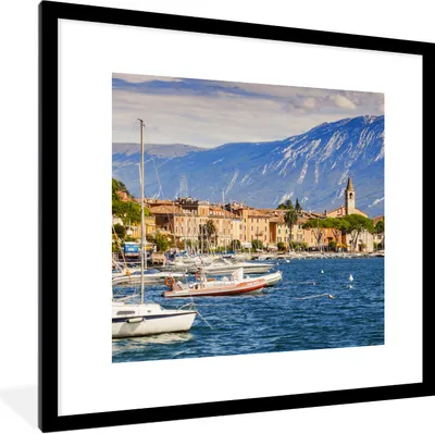 Produktbild von MuchoWow® Gerahmtes Poster Gardasee - Boote - Berge 40x40 cm - Poster mit Schwarzem Bilderrahmen Wandposter Rahmen Foto Bilder - Poster - Plakat im Rahmen