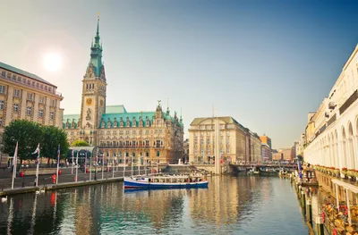 Produktbild von Jochen Schweizer Kurzurlaub in Hamburg für 2; Erlebnis verschenken oder selbst erleben; Gutschein gültig für 2 Personen
