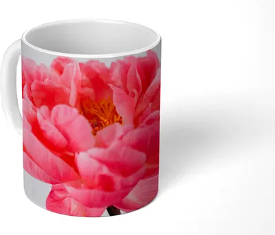 Produktbild von MuchoWow® Tasse Kaffeetasse Kaffeebecher 350 ml Hand mit rosa Pfingstrose Teetasse - Fototasse - Becher - Keramikbecher - Teebecher - Kaffeetasse - Bürotasse