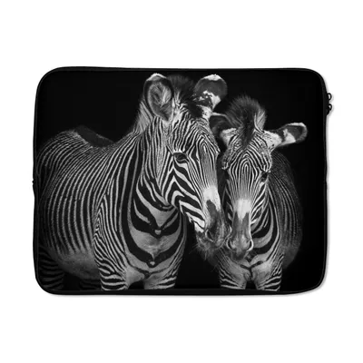 Produktbild von MuchoWow® Laptop Hülle 15 Zoll Tierprofil Zebras in Schwarz und Weiß Laptoptasche - Laptoptasche - Sleeve - Rundum-Schutz