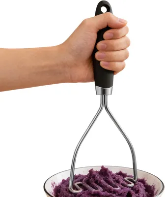 Productafbeelding van Aardappelstamper - Bonenpers Keukengadget - Maaltijdbereiding - Polsvriendelijke Keukenhulp - 26x8x8 cm - Zwart