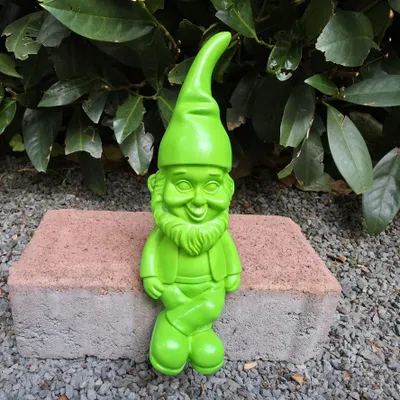 Produktbild von Gartenfigur Gartenzwerg Kantensitzer Grün 18 cm