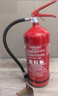 Zdjęcie produktu dla Gaśnica proszkowa ABC o pojemności 6 kg z uchwytem