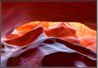 Produktbild von Wallario Wandbild Antelop Canyon USA  Kalksandsteingebirge in leuchtenden Farben, Größe: 70,30 x 100,30 cm, Poster mit schwarzem Aluminiumrahmen