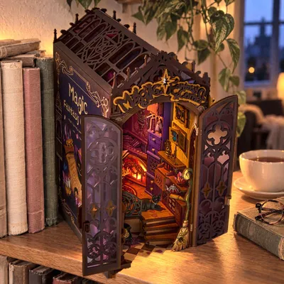 Produktbild von MagicFantasy Diorama mit LED-Beleuchtung aus Holz