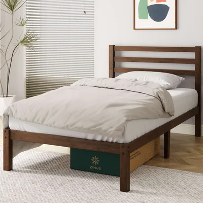 Massives Holz-Bettgestell mit Lattenrost – warmes Design für ein gemütliches Schlafzimmer.