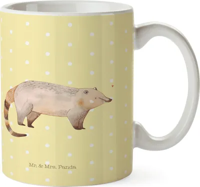 Produktbild von Mr. & Mrs. Panda Camping Tasse Nasenbär - Gelb Pastell - Geschenk, Bär, Rüsselbär, Nasenbären, Kindertasse, Trinklernbecher, Schulkind, Haferl, Kinderbecher