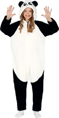 Kind trägt das Panda-Kostüm von vorne mit erhobenen Armen, sichtbar sind Kapuze, Reißverschluss und lockerer Schnitt.
