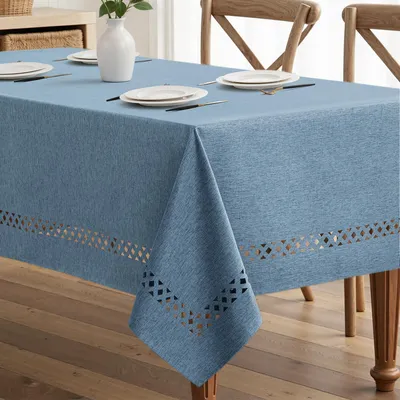 Zdjęcie produktu dla Ścierełka stołowa, imitacja lnu, szaro-niebieska, prostokątna, z dekoracyjnym wykończeniem brzegów, 140x260 cm, wodoodporna, poliester